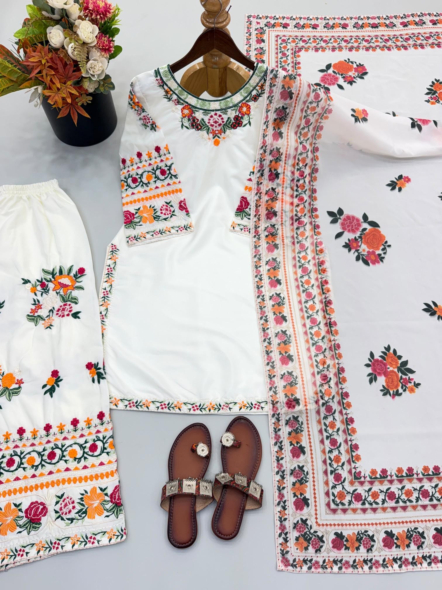 SR - 1716 WOMEN ETHNIC WEAR PAKISTANI SUIT
