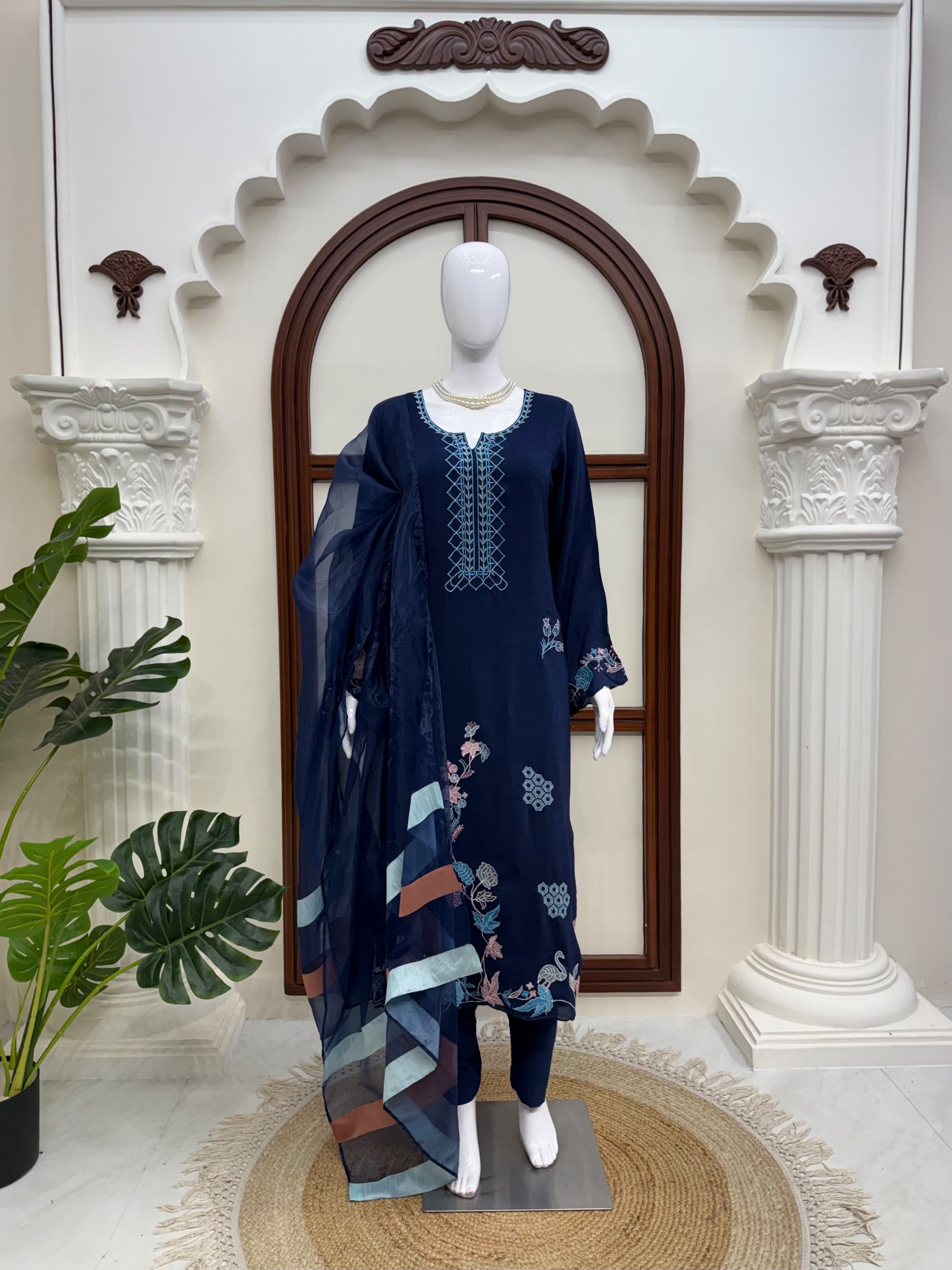 Premium Jura Silk Thread Work Kaftan With Pant & Organza Dupatta – 6053