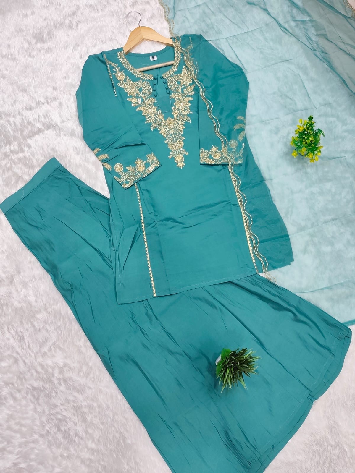 NWNCY CHANDERY WORK SUIT