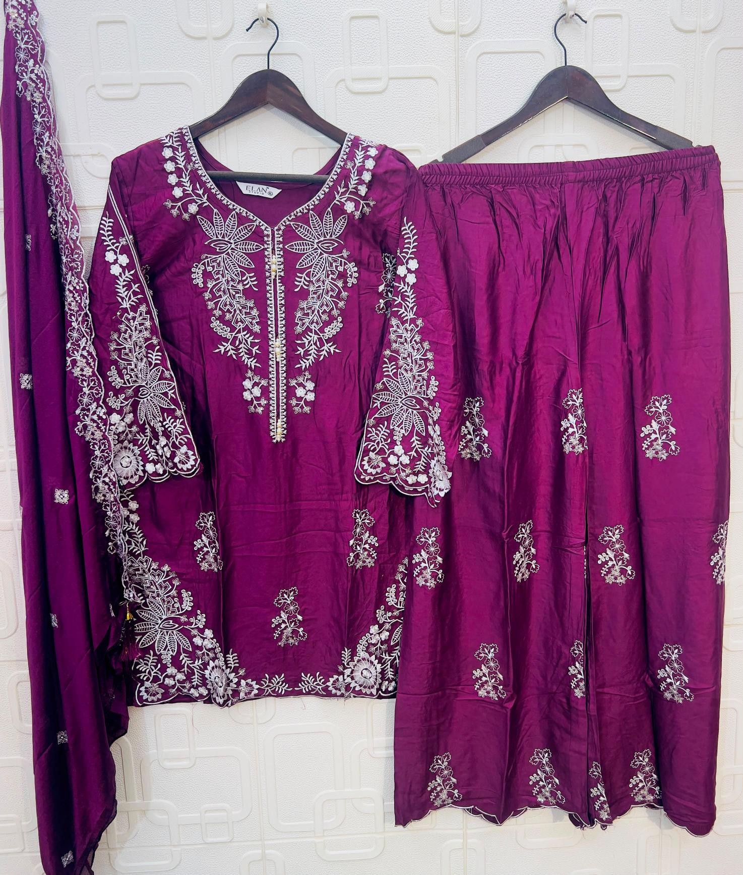ELAN STUDIO E-55 Gajji Silk Embroidered Set