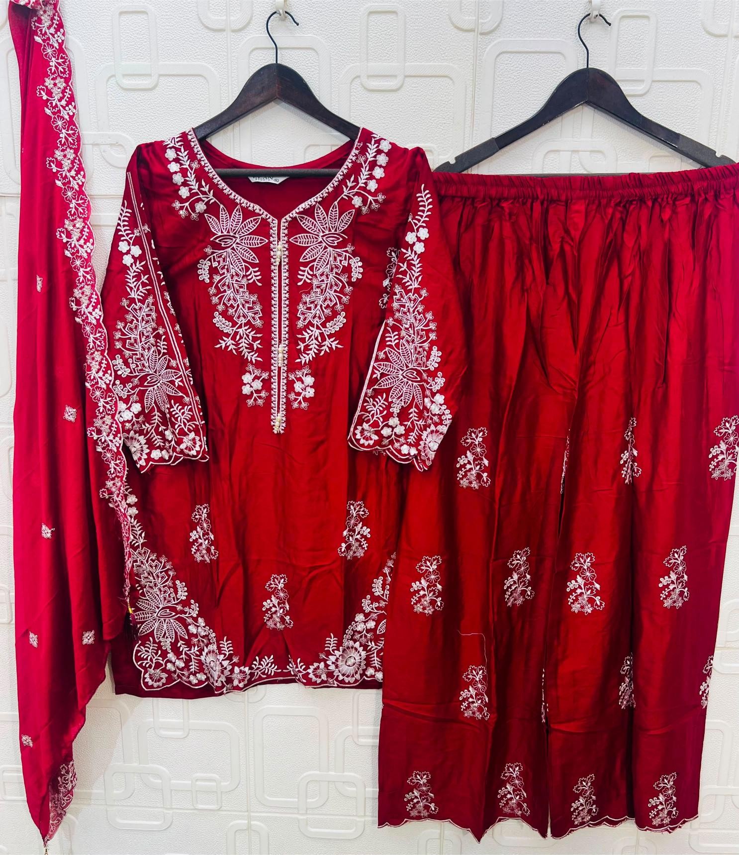 ELAN STUDIO E-55 Gajji Silk Embroidered Set