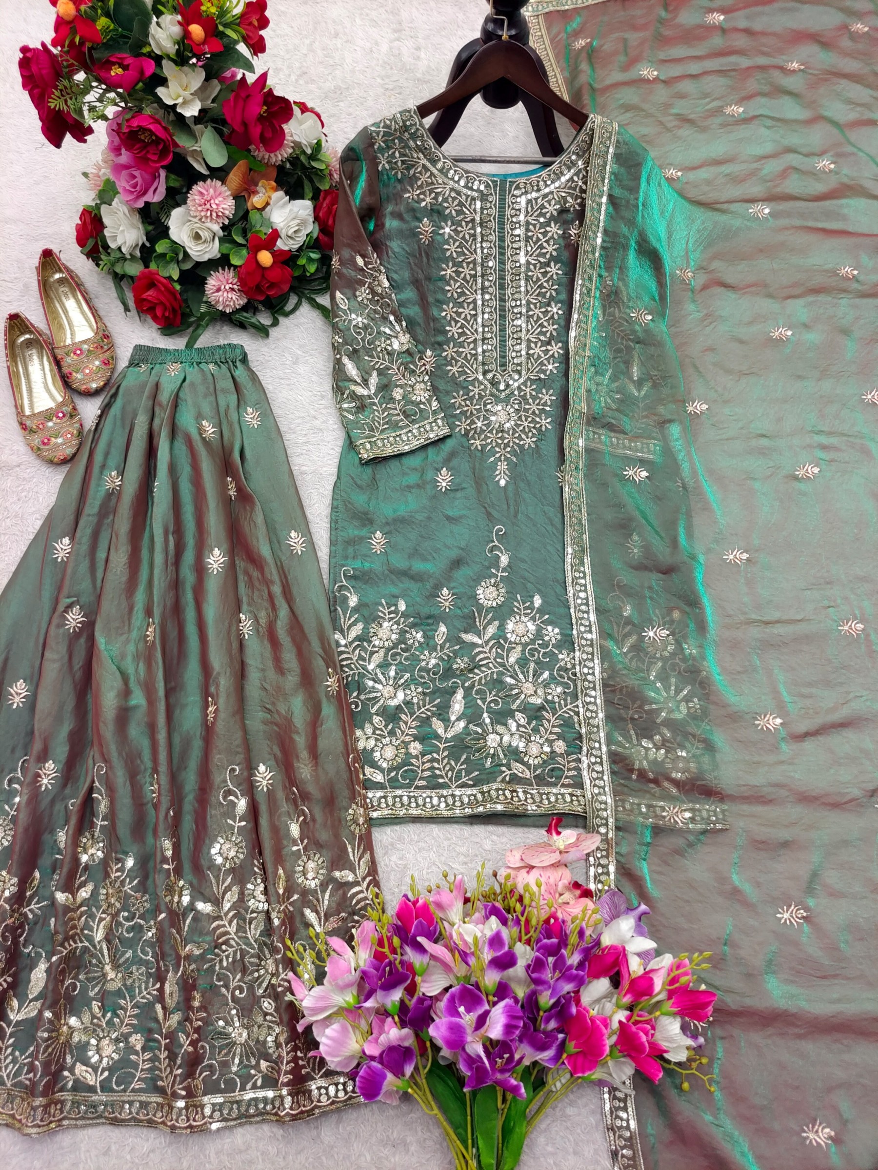 FD-8062 | Zmy-Chu Silk Embroidered Sarara Set