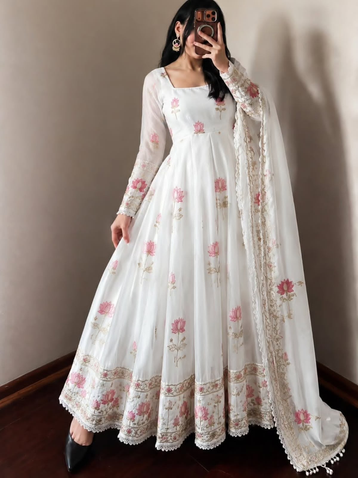 SR-1724 | Fendy Silk Festive Designer Gown Collection