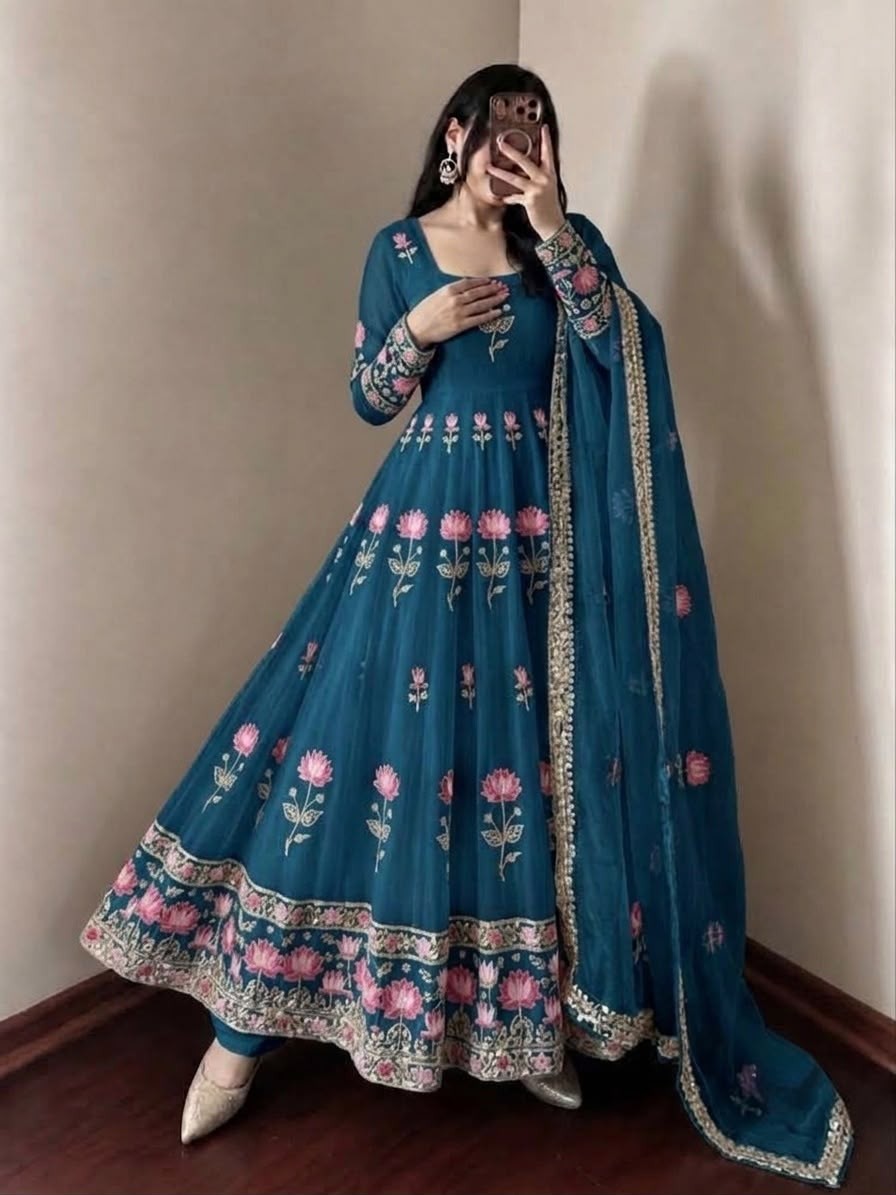SR-1724 | Fendy Silk Festive Designer Gown Collection