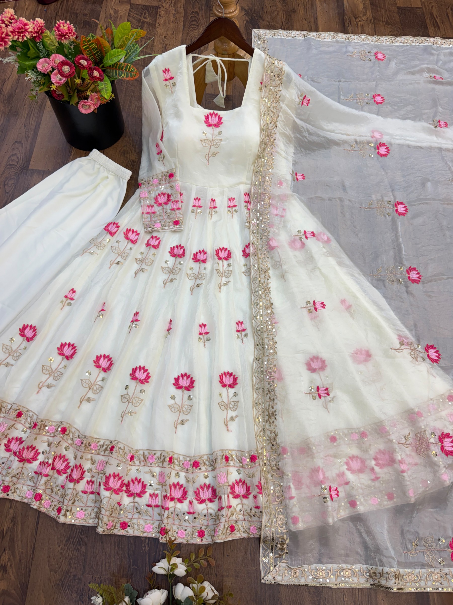 SR-1724 | Fendy Silk Festive Designer Gown Collection