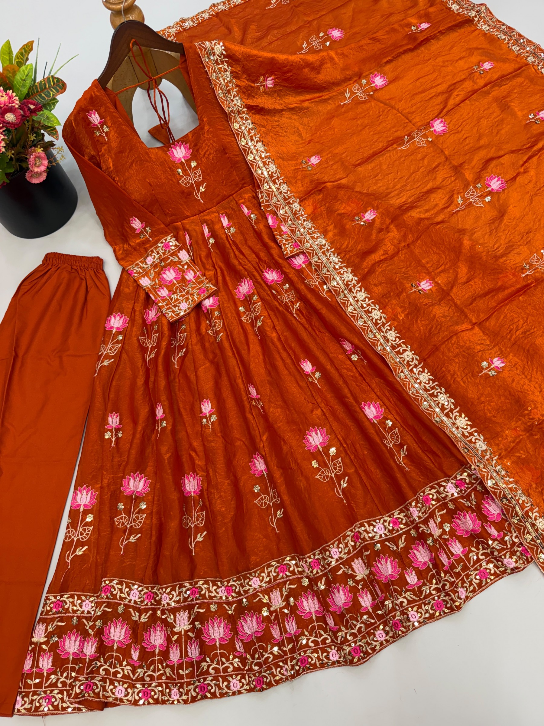 SR-1724 | Fendy Silk Festive Designer Gown Collection