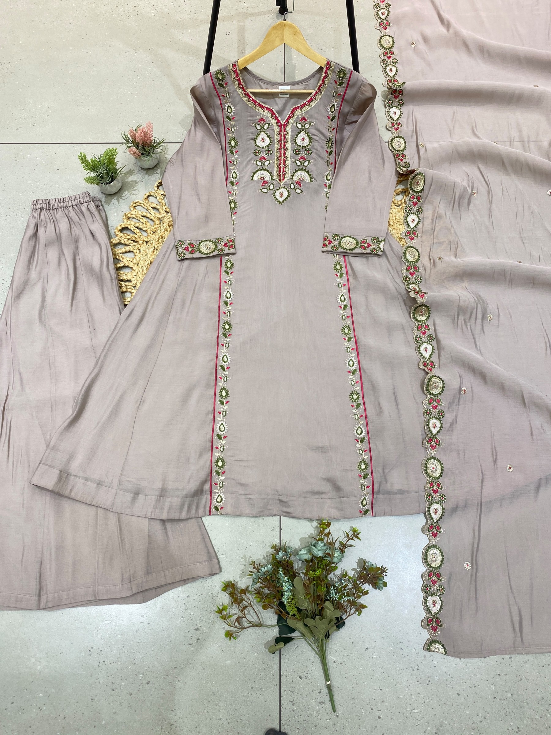 LG-2149 | Mul Chanderi Sequence Embroidered Festive Set