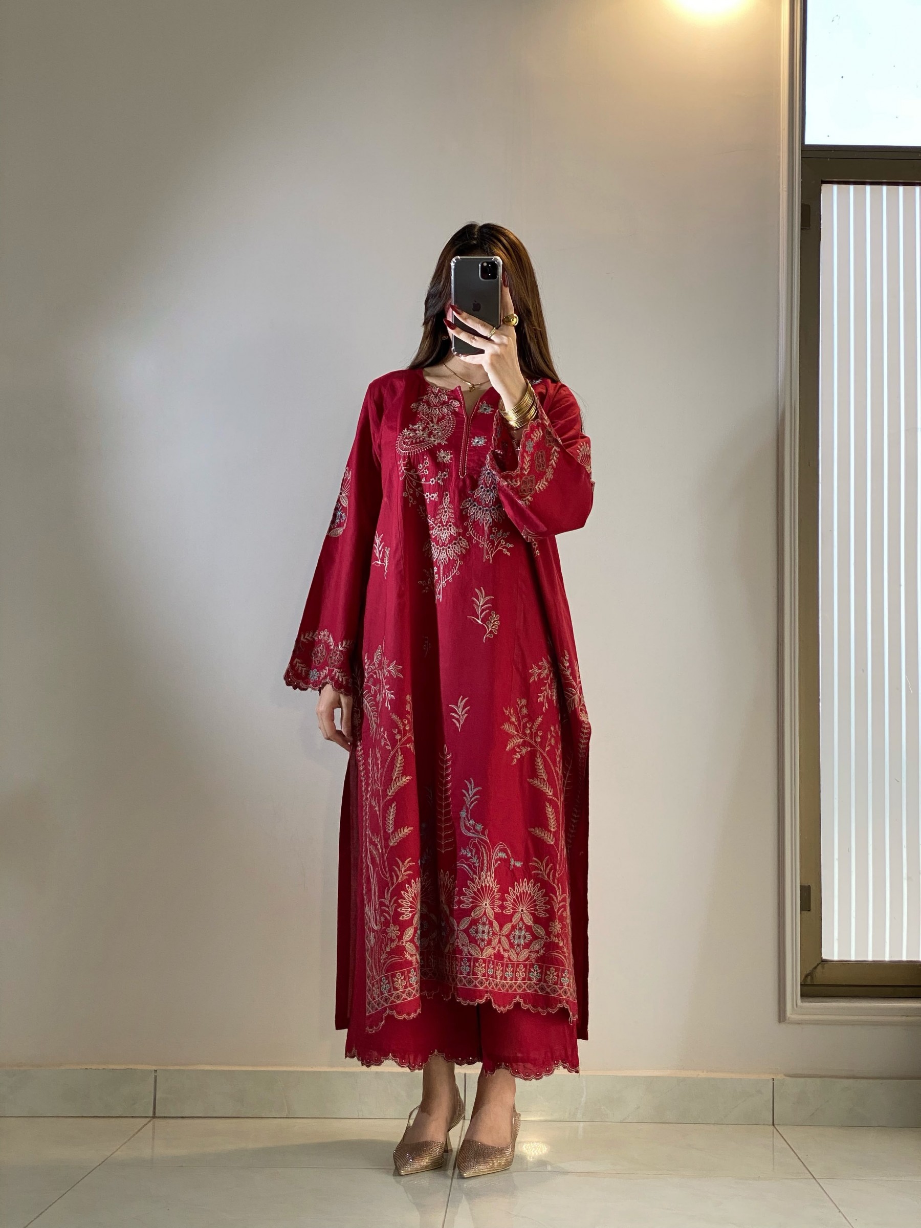 LG-2150 | Mul Chanderi Embroidered Festive Kurti Set