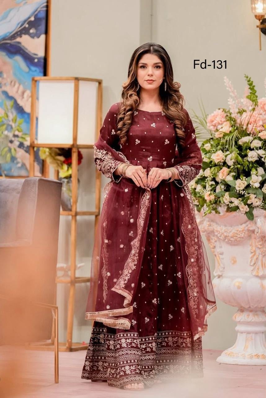 FD-131 | Pure Chinon Silk 5 MM Sequins Designer Gown