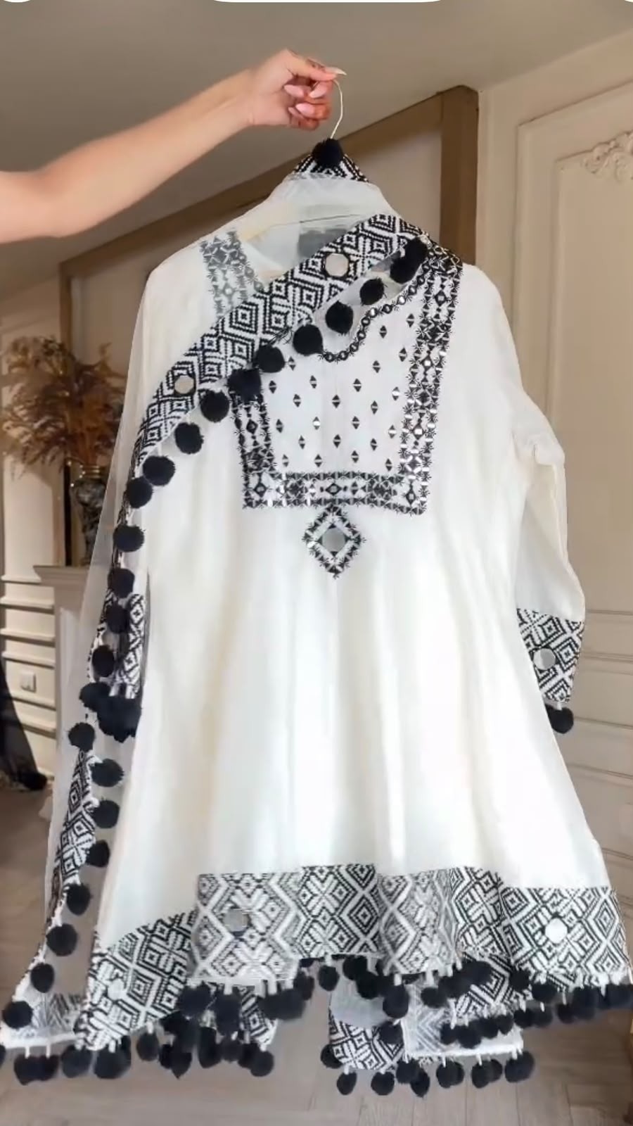 5000 Series | 6070 | Natural Crepe Thread Embroidery & Real Mirror Work Collection