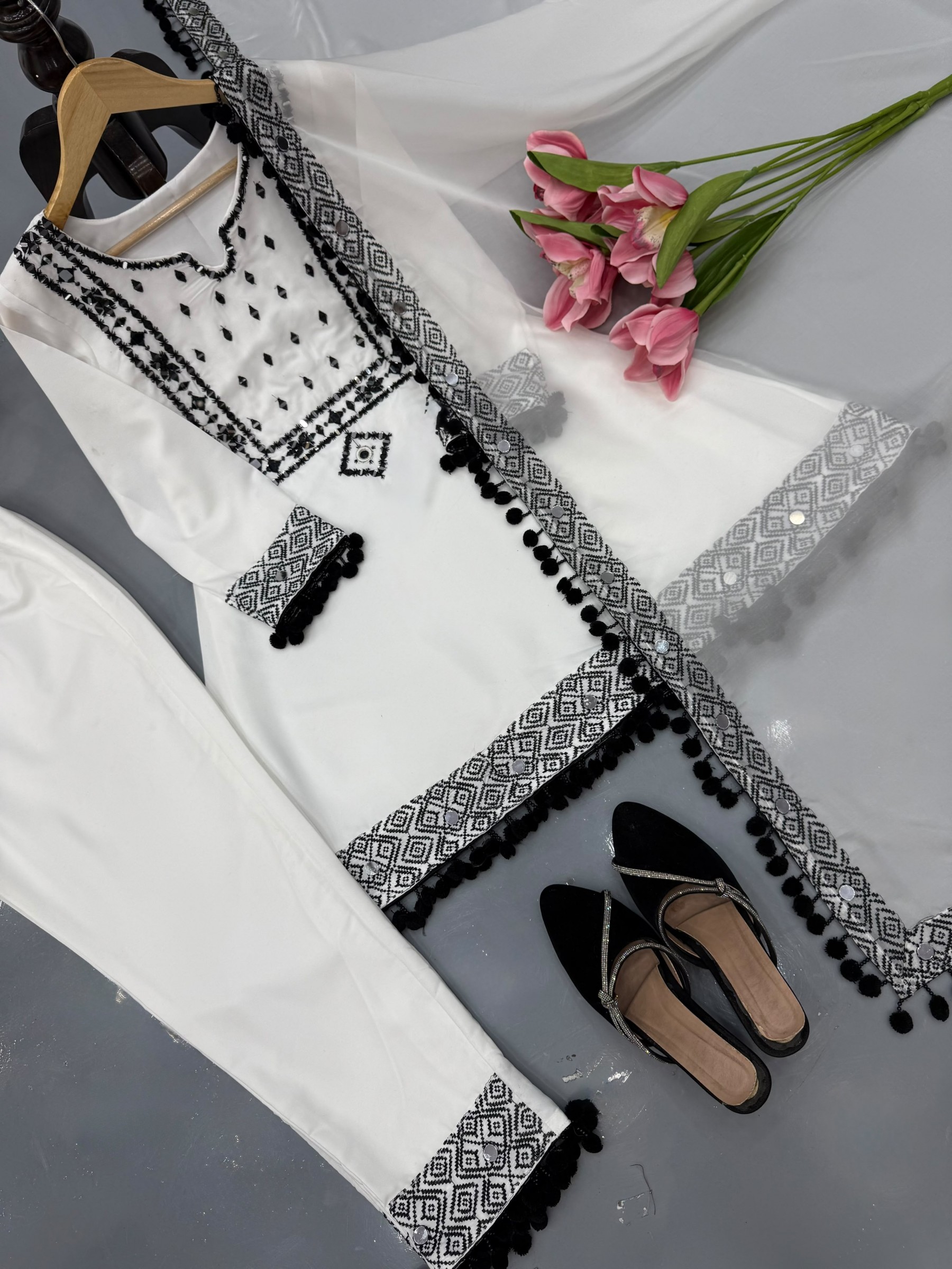 5000 Series | 6070 | Natural Crepe Thread Embroidery & Real Mirror Work Collection