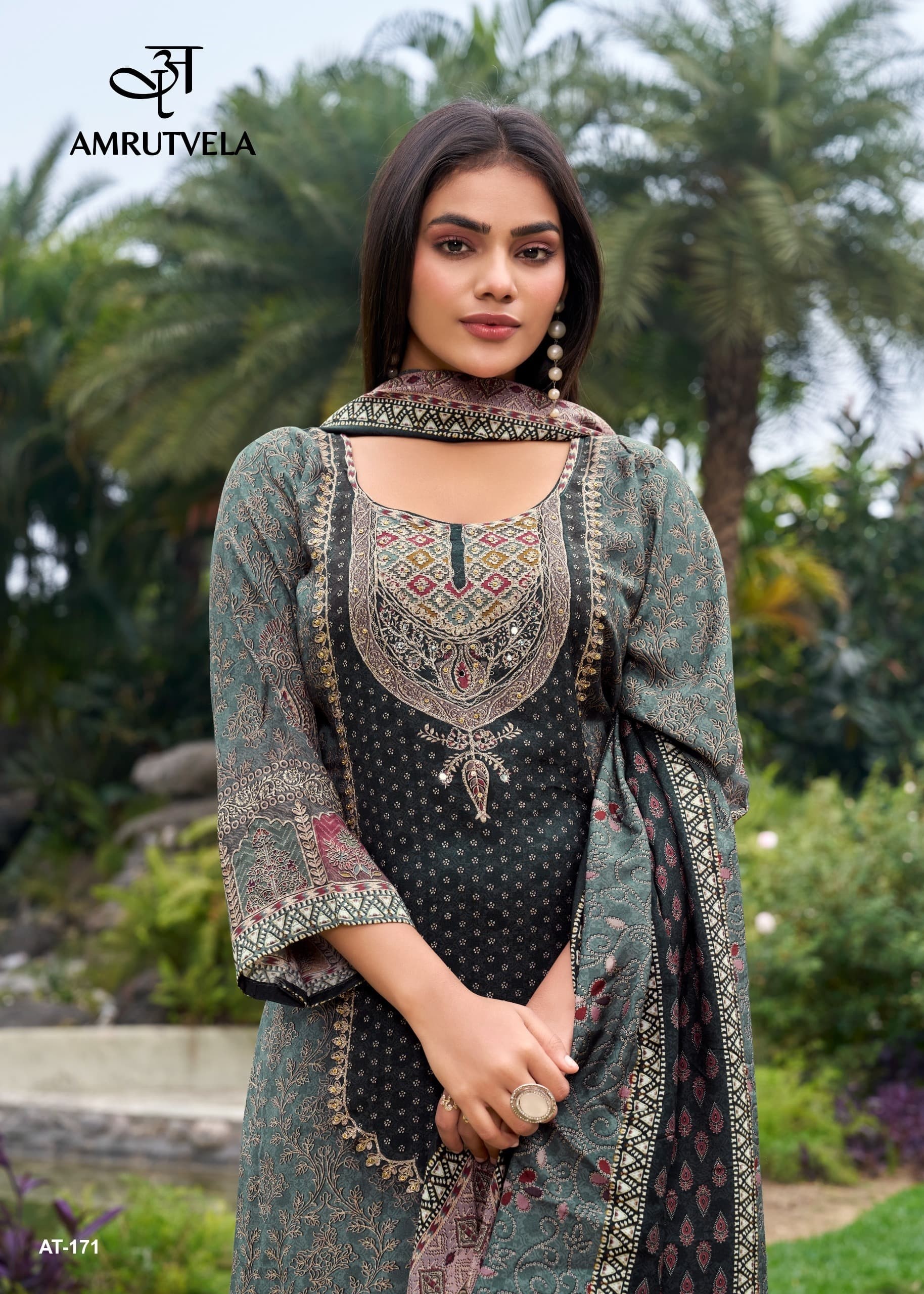 AT171 | PREMIUM VISCOSE MASLIN AARI & HAND WORK SUIT