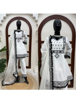 5000 Series | 6070 | Natural Crepe Thread Embroidery & Real Mirror Work Collection
